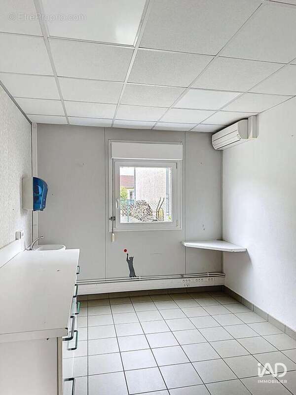 Photo 5 - Commerce à LA BOISSE