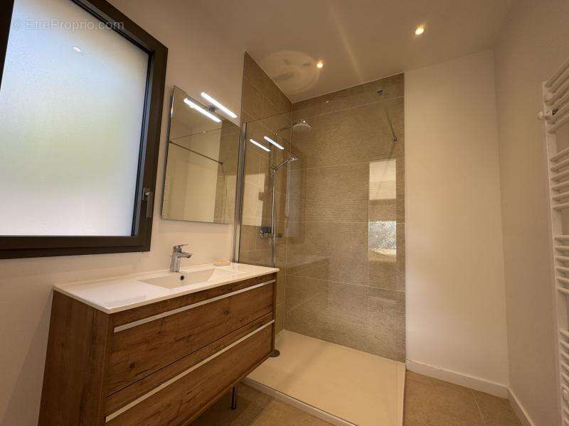 Maison à CARQUEIRANNE