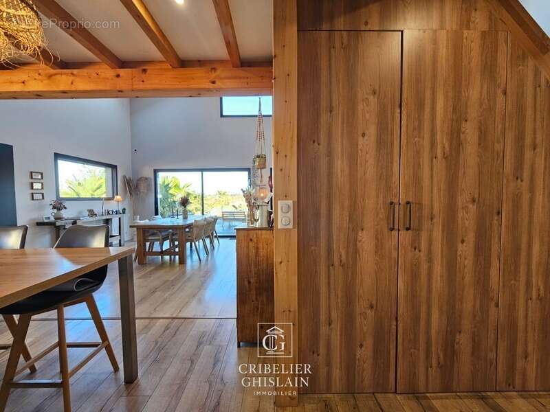 Maison à LA CHAPELLE-BASSE-MER