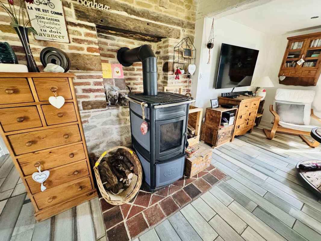 Maison à SENS-SUR-SEILLE