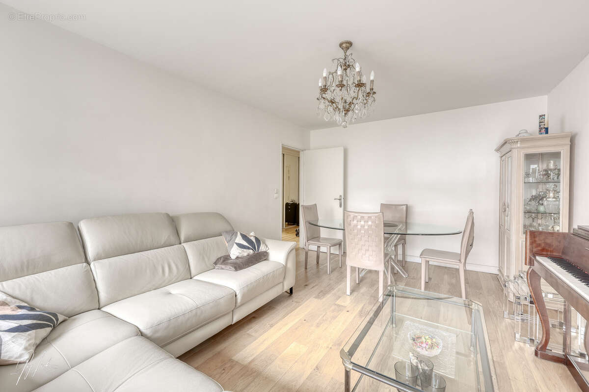 Appartement à PARIS-19E