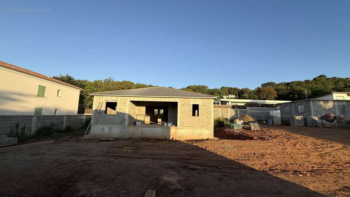 Maison à SANTA-LUCIA-DI-MORIANI