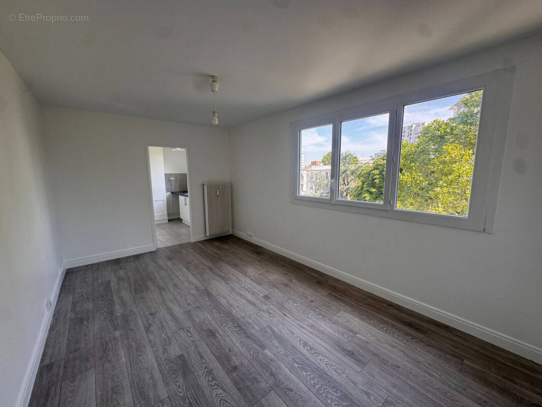 Appartement à PARIS-19E