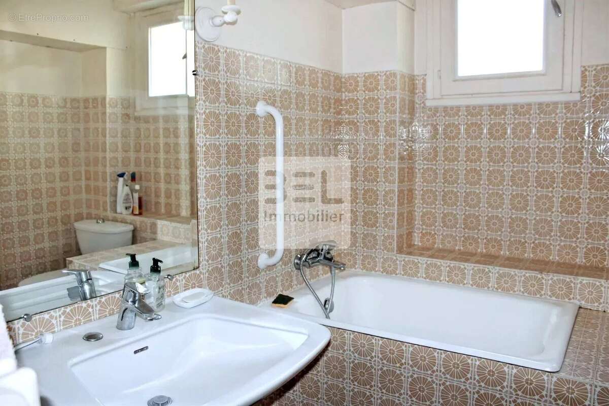 Maison à BAGNOLS-SUR-CEZE