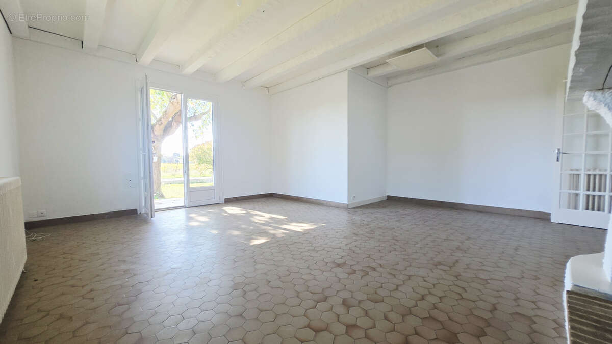 Maison à SAINT-MAGNE-DE-CASTILLON