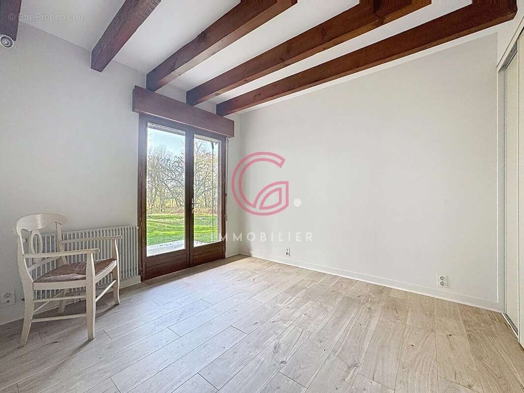Maison à SAINTE-EULALIE-EN-BORN