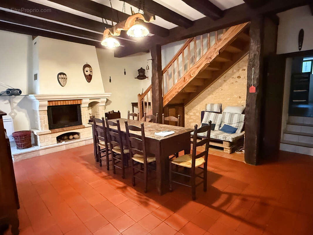 Maison à LACAPELLE-BIRON