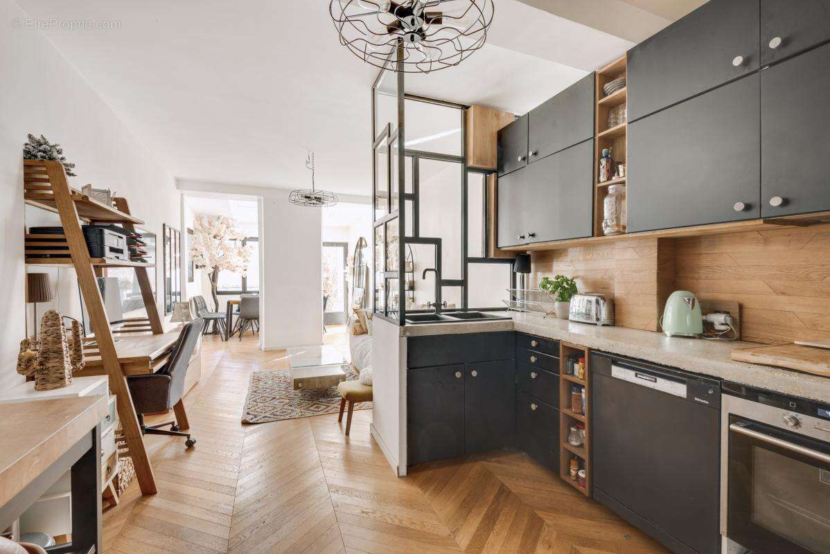 Appartement à PARIS-18E