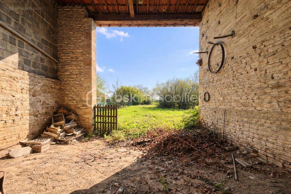 Maison à CRECHES-SUR-SAONE