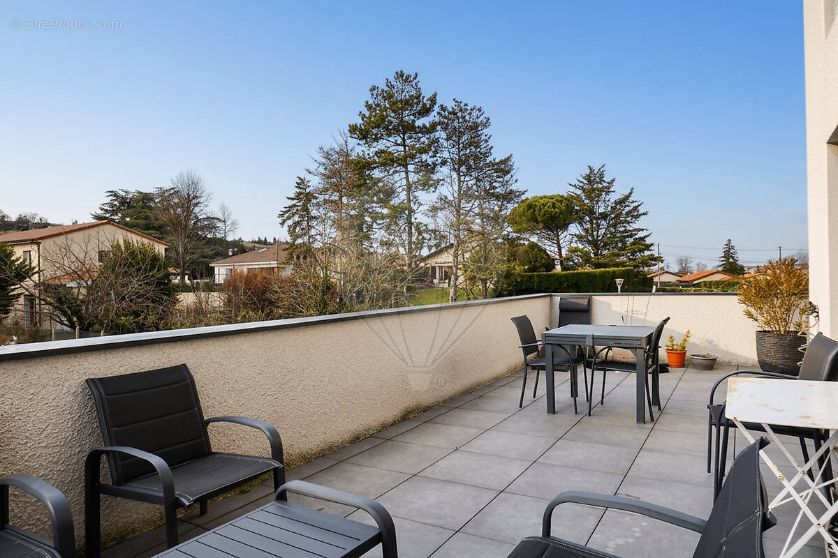 Appartement à ANSE