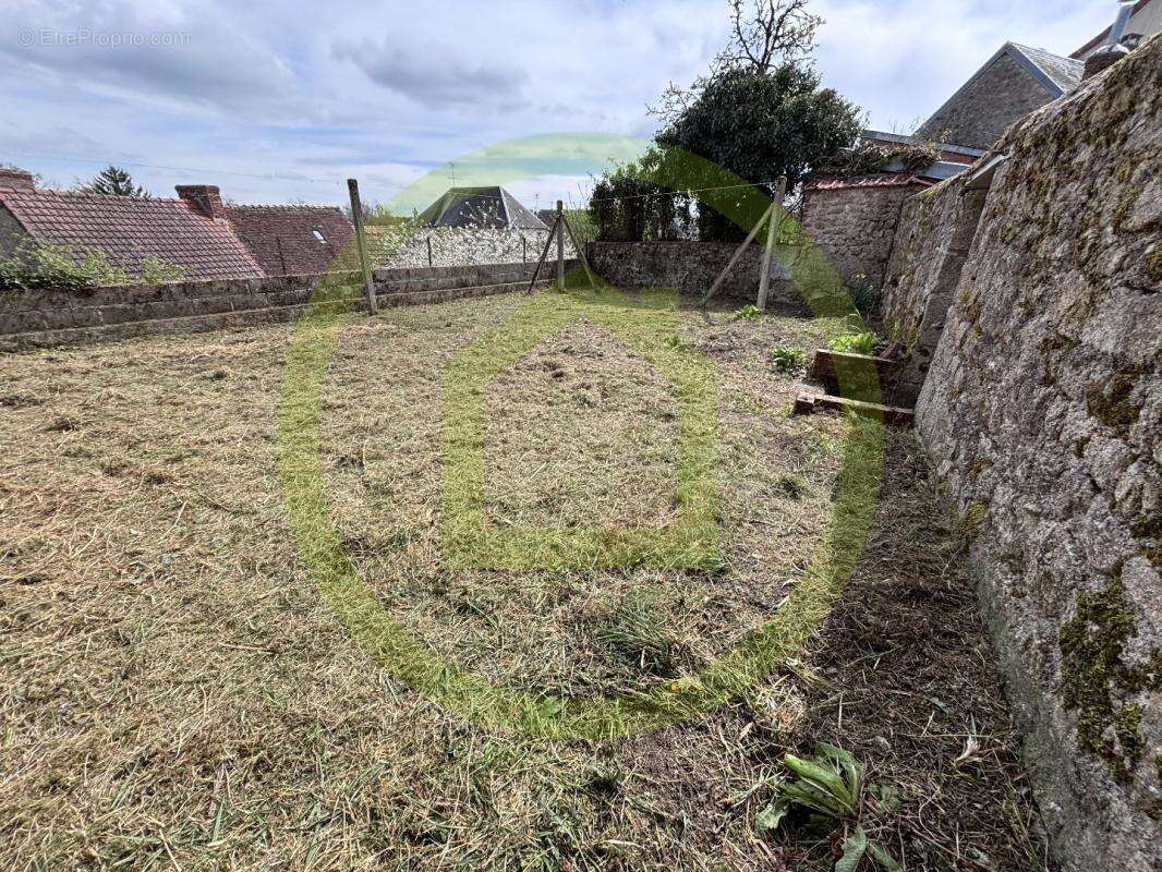 Maison 77 m² à Chenerailles  - photo 4