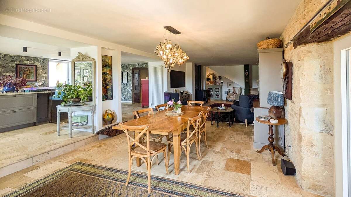 Maison à GOURDON