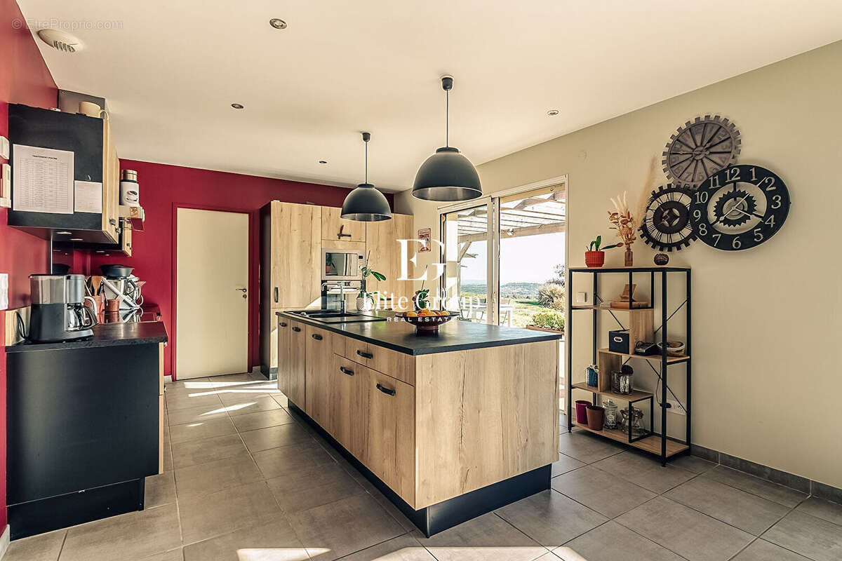 Maison à MARCILLAC-SAINT-QUENTIN