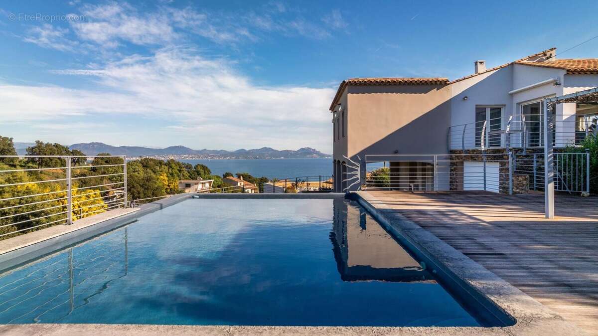 Photo 2 - Maison à LES ISSAMBRES