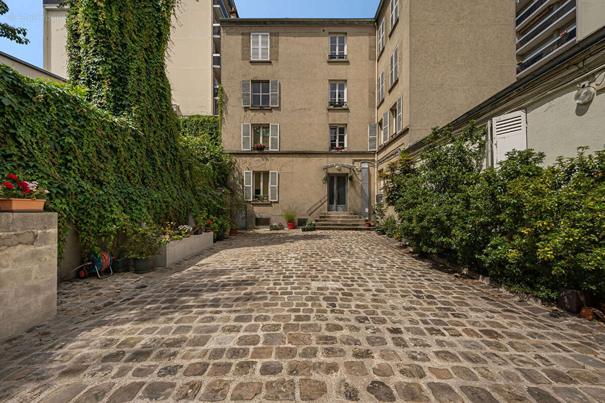 Paris 14 -  2 pièces lumineux dans une rue calme et recherchée - photo 3