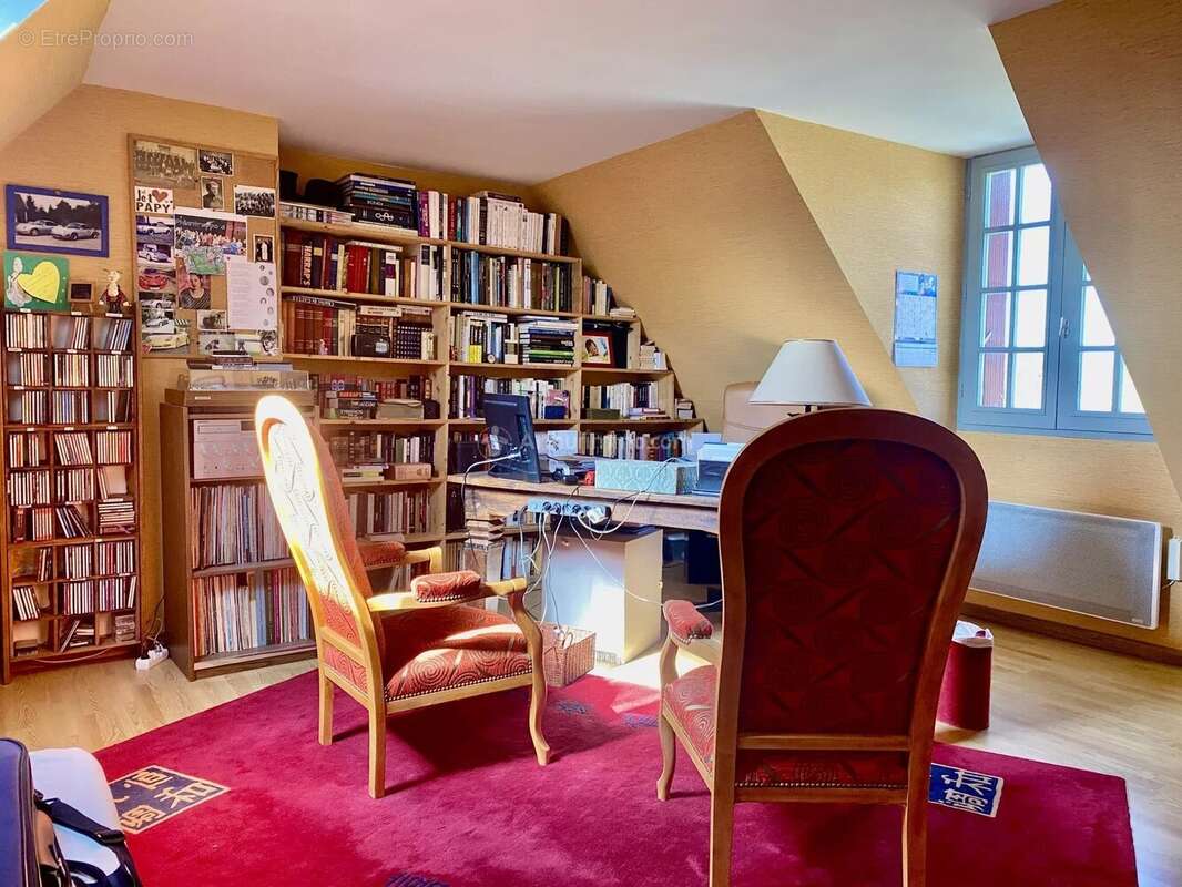 Maison à BEAUMONT-LA-RONCE