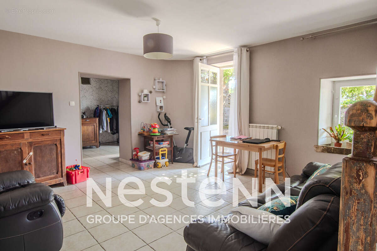Maison Alban ancienne ferme avec dépendances sur 1ha de terrain attenant - photo 5