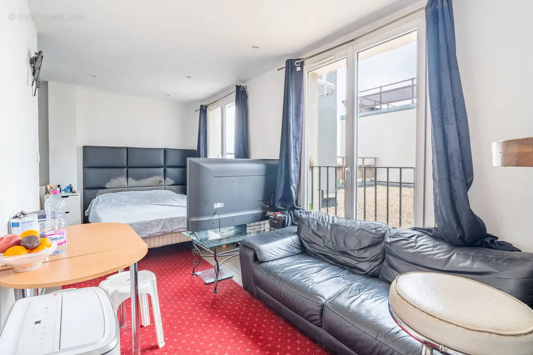 Appartement à VILLENEUVE-LA-GARENNE