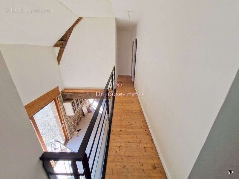 Maison à LOUVIGNE-DU-DESERT