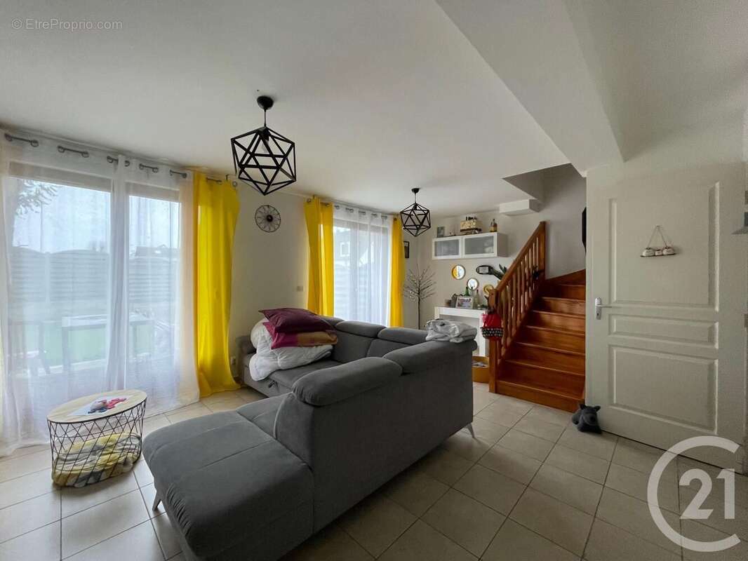 Maison à SIVRY-COURTRY