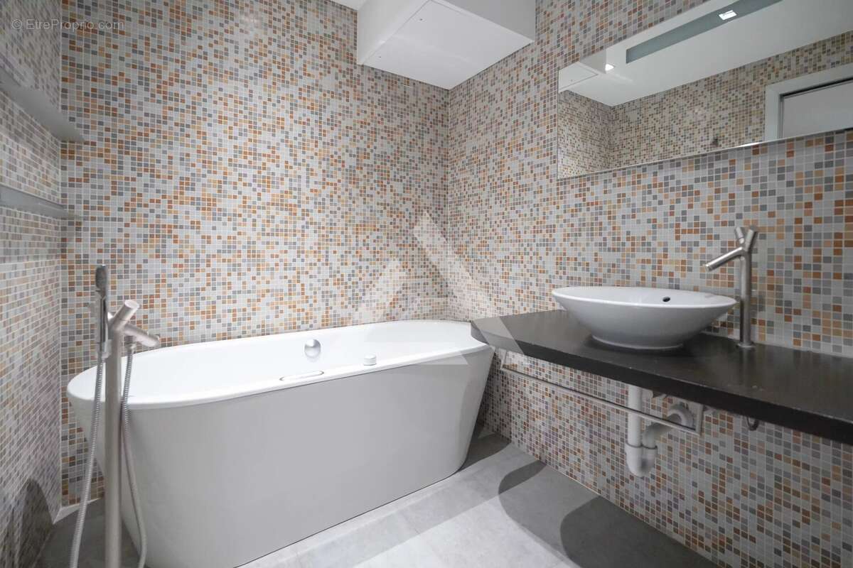 Appartement à ROQUEBRUNE-CAP-MARTIN