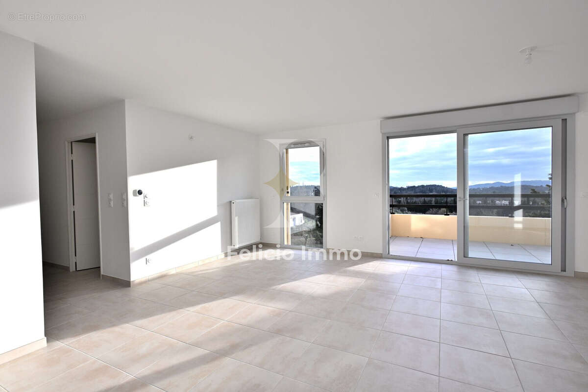 Appartement à OPIO