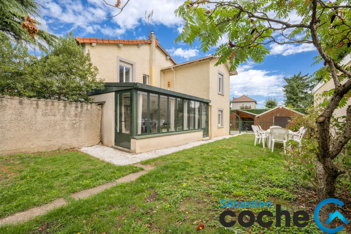 Maison à SAINT-BONNET-DE-MURE