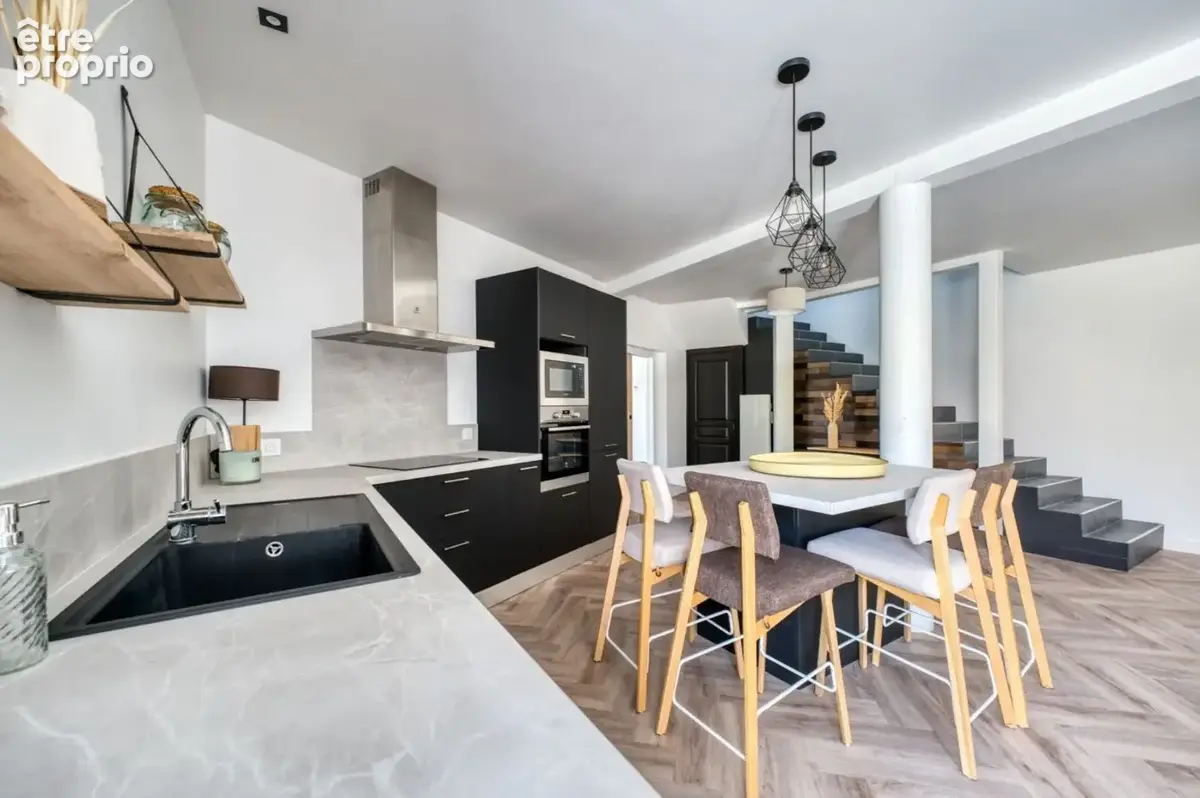 Maison 6 pièces 169 m² à vendre à La Rochelle (17000) - photo 3