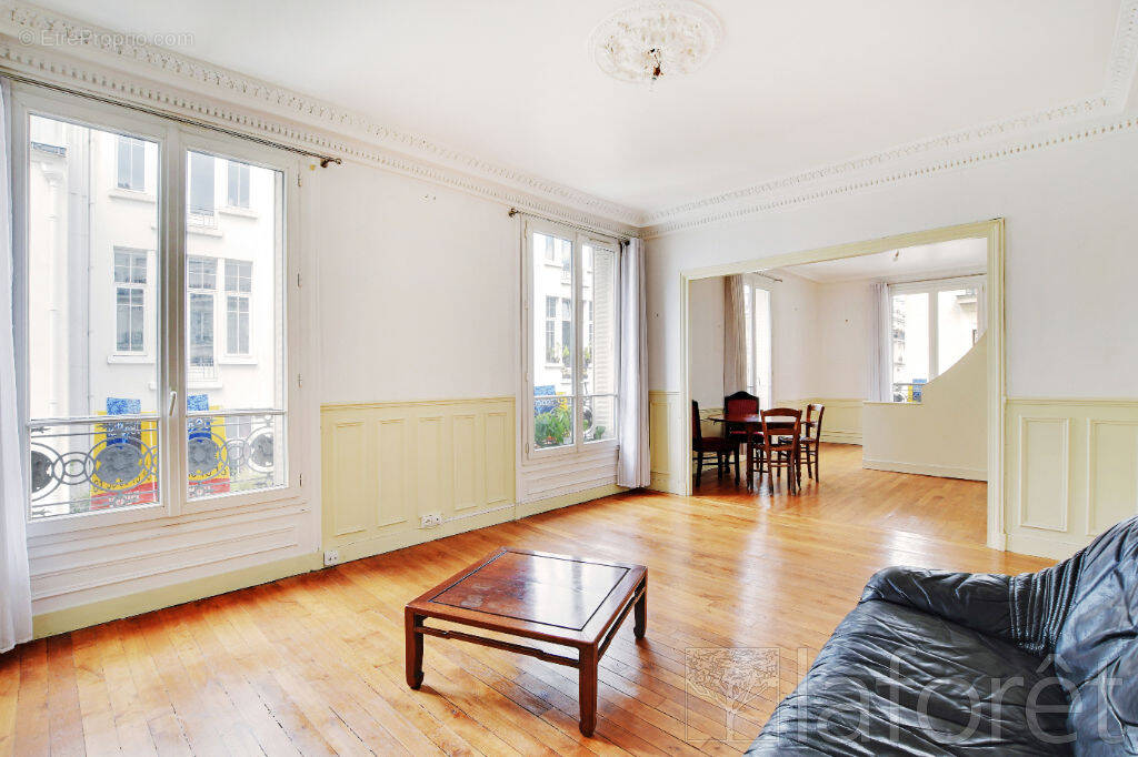 Appartement à PARIS-14E