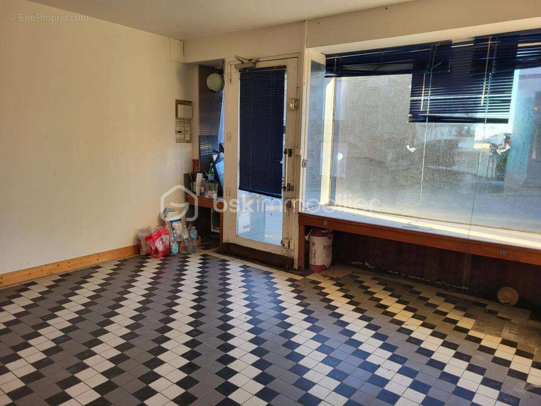 Maison de ville en pierre – Le charme, le potentiel, la terrasse et le jardin en bonus ! - photo 11