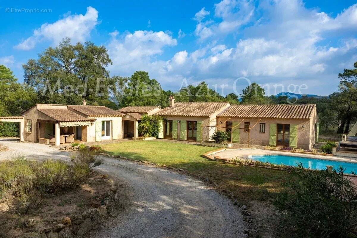 Maison à PLAN-DE-LA-TOUR