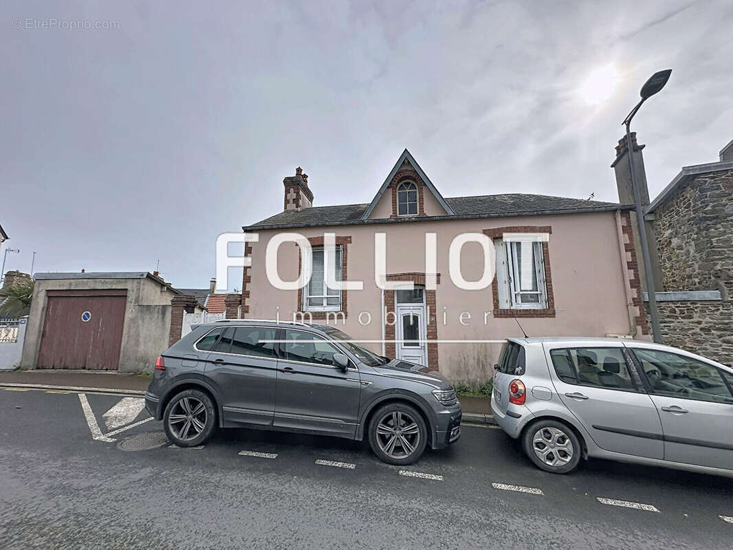 Maison à SAINT-PAIR-SUR-MER