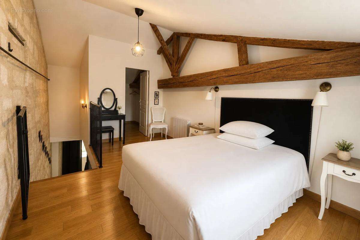 Maison de 20 pièces de 500 m² à Ambarès-et-Lagrave - photo 9