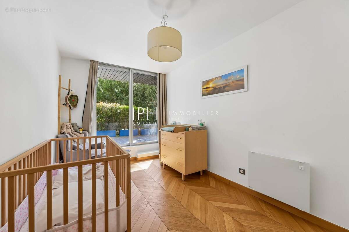 Appartement à NEUILLY-SUR-SEINE