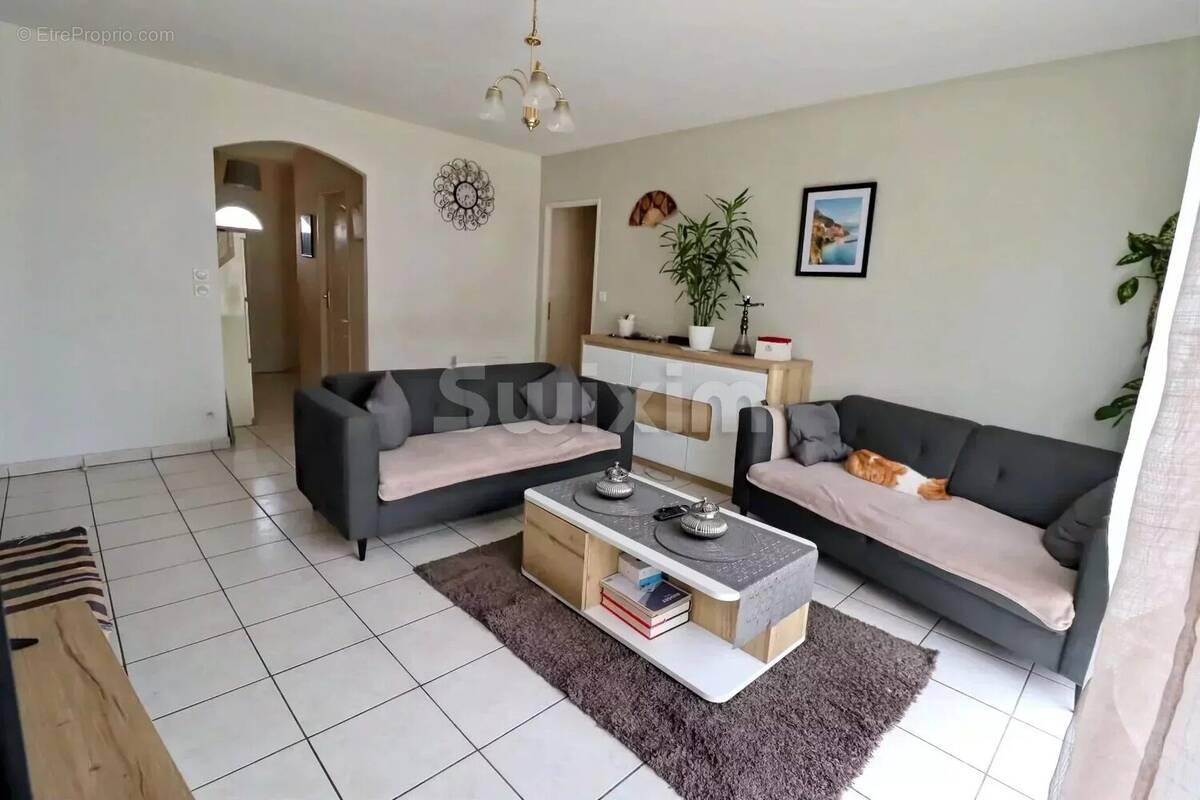 Maison à SAINT-MARCEL