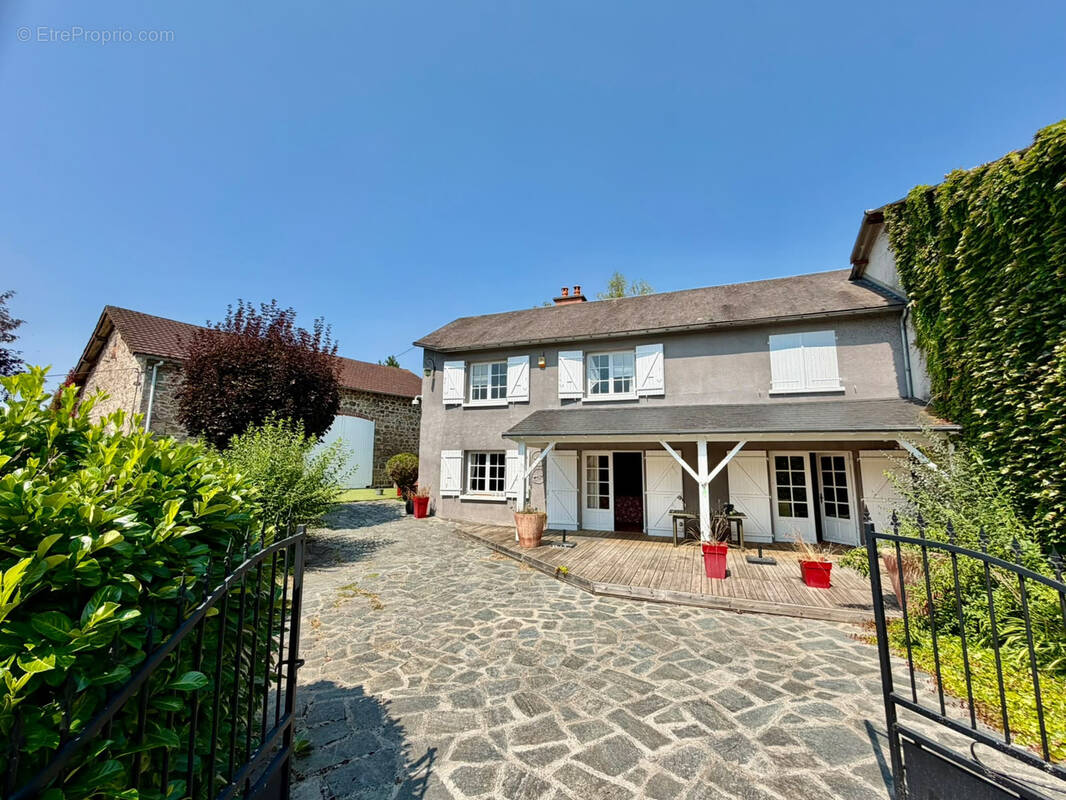 Maison à MERINCHAL