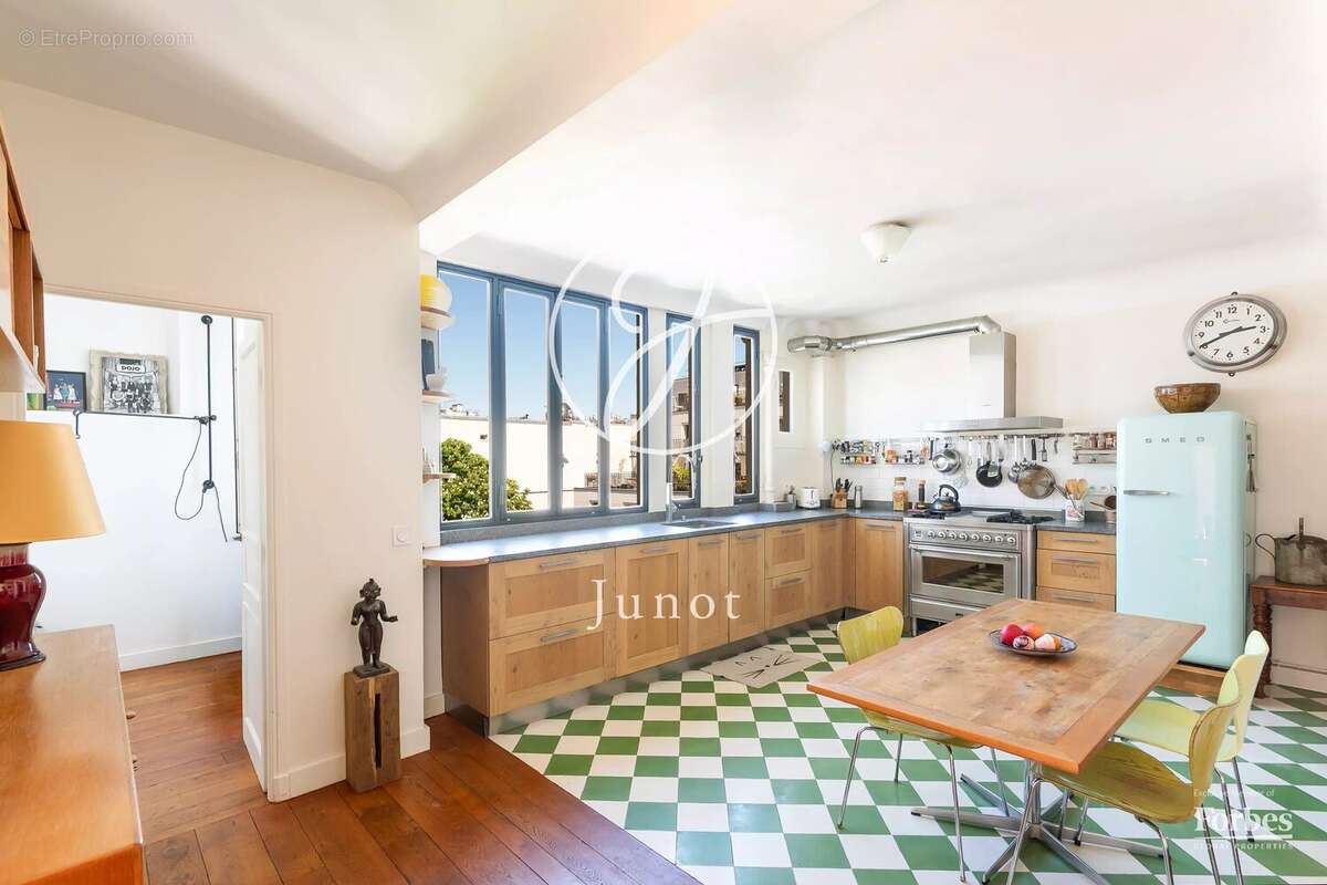 Appartement à PARIS-18E