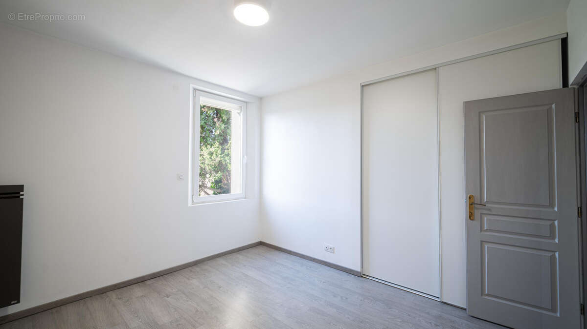 Maison à MONTELIMAR