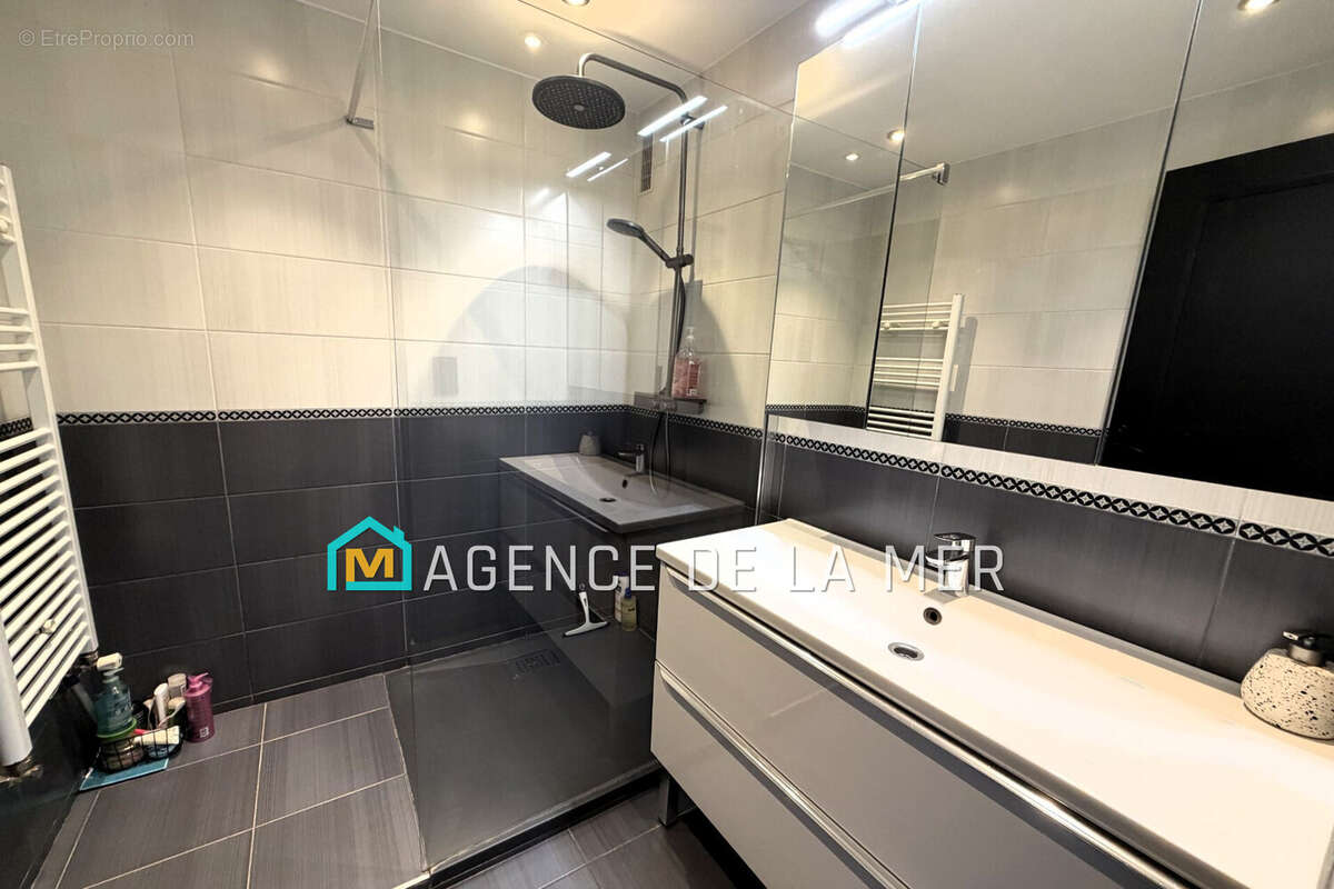 Appartement à MANDELIEU-LA-NAPOULE