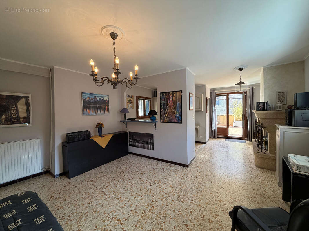 Maison à SAINT-QUENTIN-LA-POTERIE