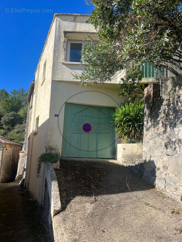 Maison à SAINT-BRES