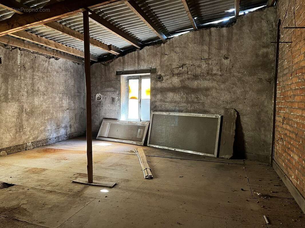 Commerce à SAINT-JUNIEN