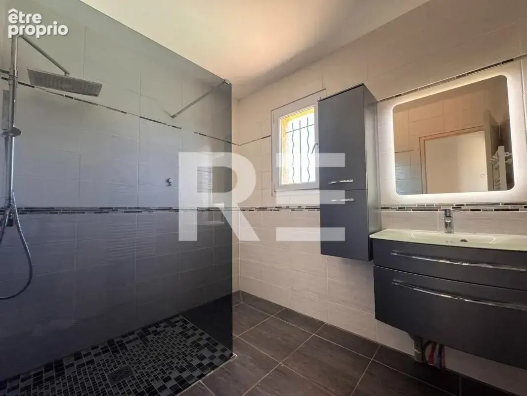 Saint-gilles – villa avec piscine aux belles prestations - photo 10