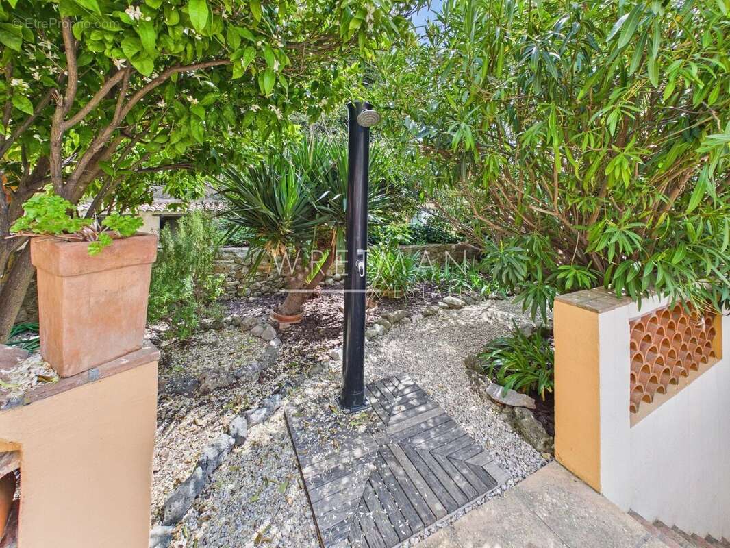 Appartement à TOURRETTES-SUR-LOUP