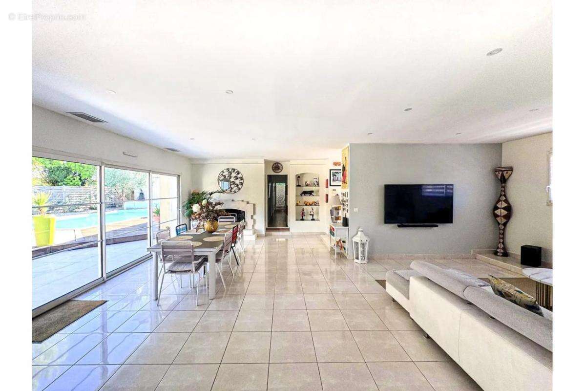 Maison T6 de 222m² à Léognan - photo 2