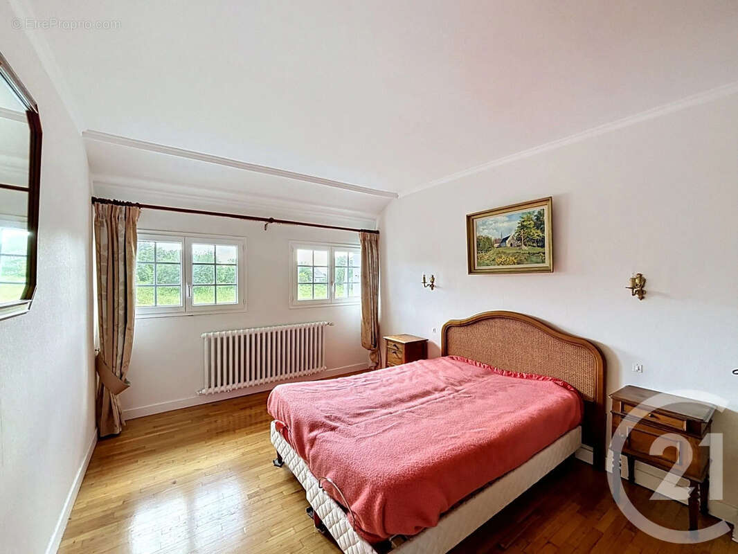 Maison à TREDREZ-LOCQUEMEAU