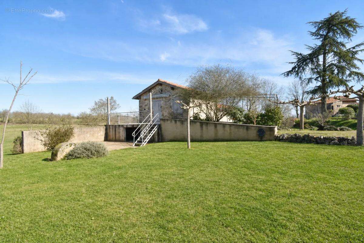 Maison à TONNAC