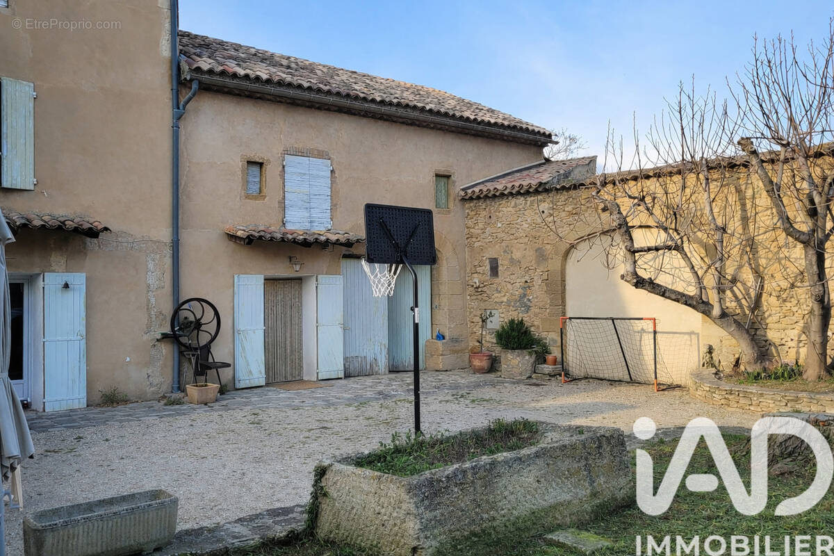 Photo 1 - Maison à ROBION