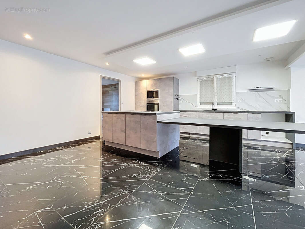 Maison à THAON-LES-VOSGES