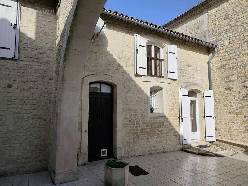 Maison à HIERSAC